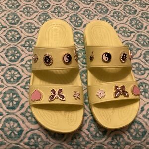 Womens CROCS in neon yellow size 10 NWOT only tried on.